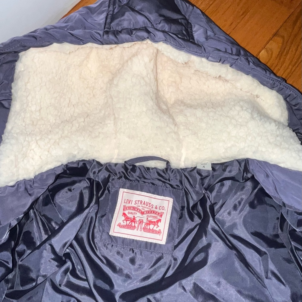 Brand new Levi’s puffer jacket xs